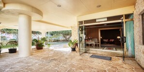Reception - La Casa Panacea Okinawa Resort (Onna)