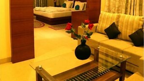 Living area - Hotel Shri Khedapati International (Dewas)