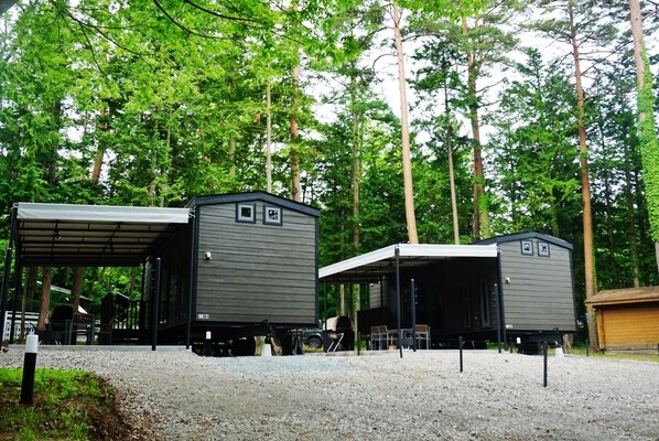 บ้านเคลื่อนที่ลักซ์ชัวรี่ | ผ้าม่านกันแสง, ผ้าปูที่นอน