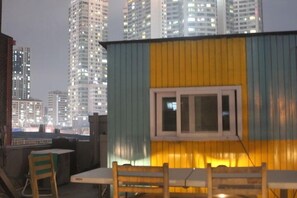 Terrace/patio - Hause Itaewon - Hostel (Seoul)