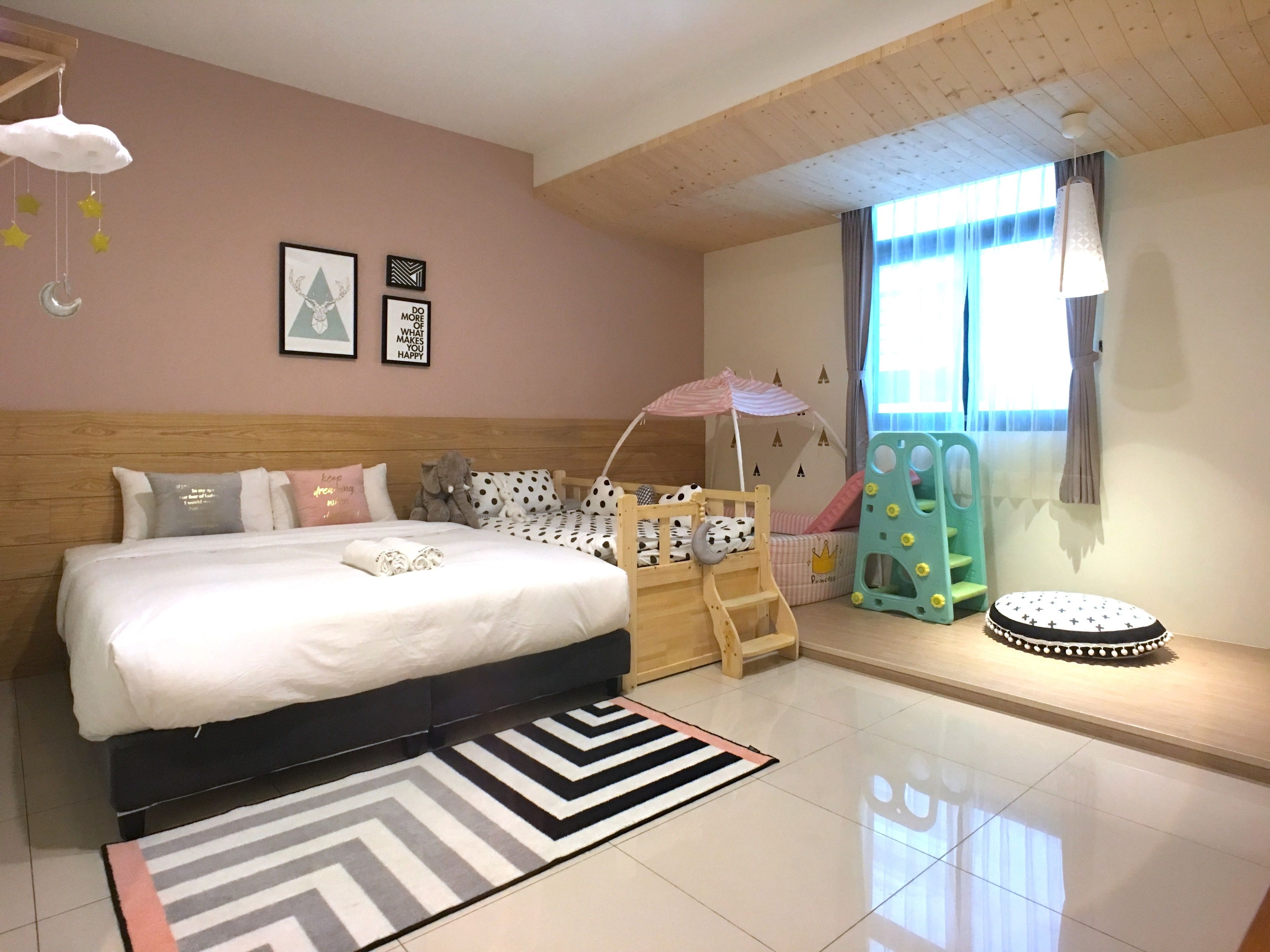 Family Triple Room, 1 King Bed | Desk, blackout drapes, rollaway beds, free WiFi