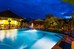 Outdoor pool - Taman Sari Villas Lembongan (Lembongan Island)