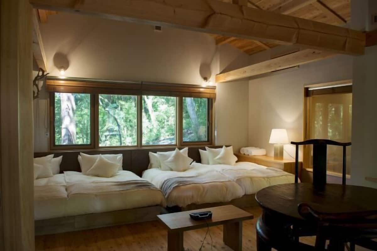 1 bedroom, premium bedding, down comforters, memory foam beds