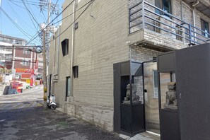 Property entrance - MOSC Guesthouse (Seoul)