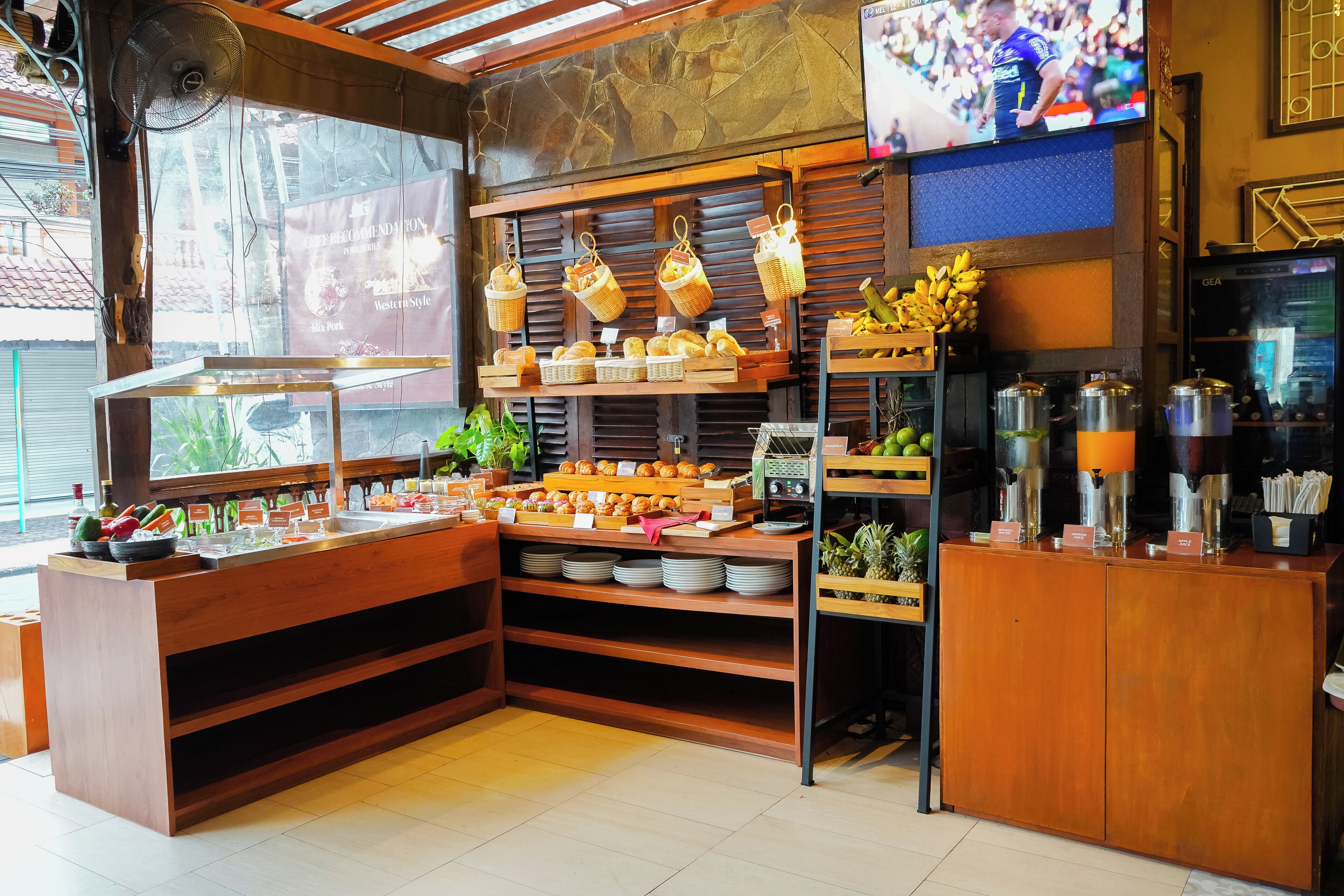 daily cooked-to-order breakfast (idr 130000 per person)