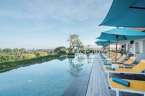 Outdoor pool, pool loungers