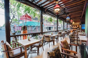 Breakfast, lunch, dinner served; Asian cuisine