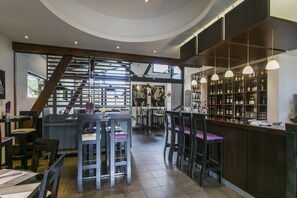 Bar (on property) - Le Charollais (Vitry-en-Charollais)