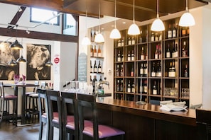 Bar (in der Unterkunft)