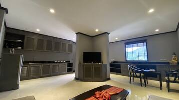 Superior VIP | Private kitchen | Fridge, electric kettle