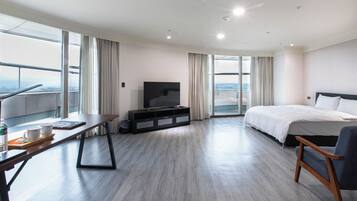 ๋๋ญ์ค ๋๋ธ๋ฃธ, ํธ์ฌ์ด์ฆ์นจ๋ 1๊ฐ, ์๋ด ์ ๋ง, ํ์ | ์ค๋ฆฌ/๊ฑฐ์ํธ ์ด๋ถ, ์ฑ
์, ๋ฌด๋ฃ WiFi, ์นจ๋ ์ํธ