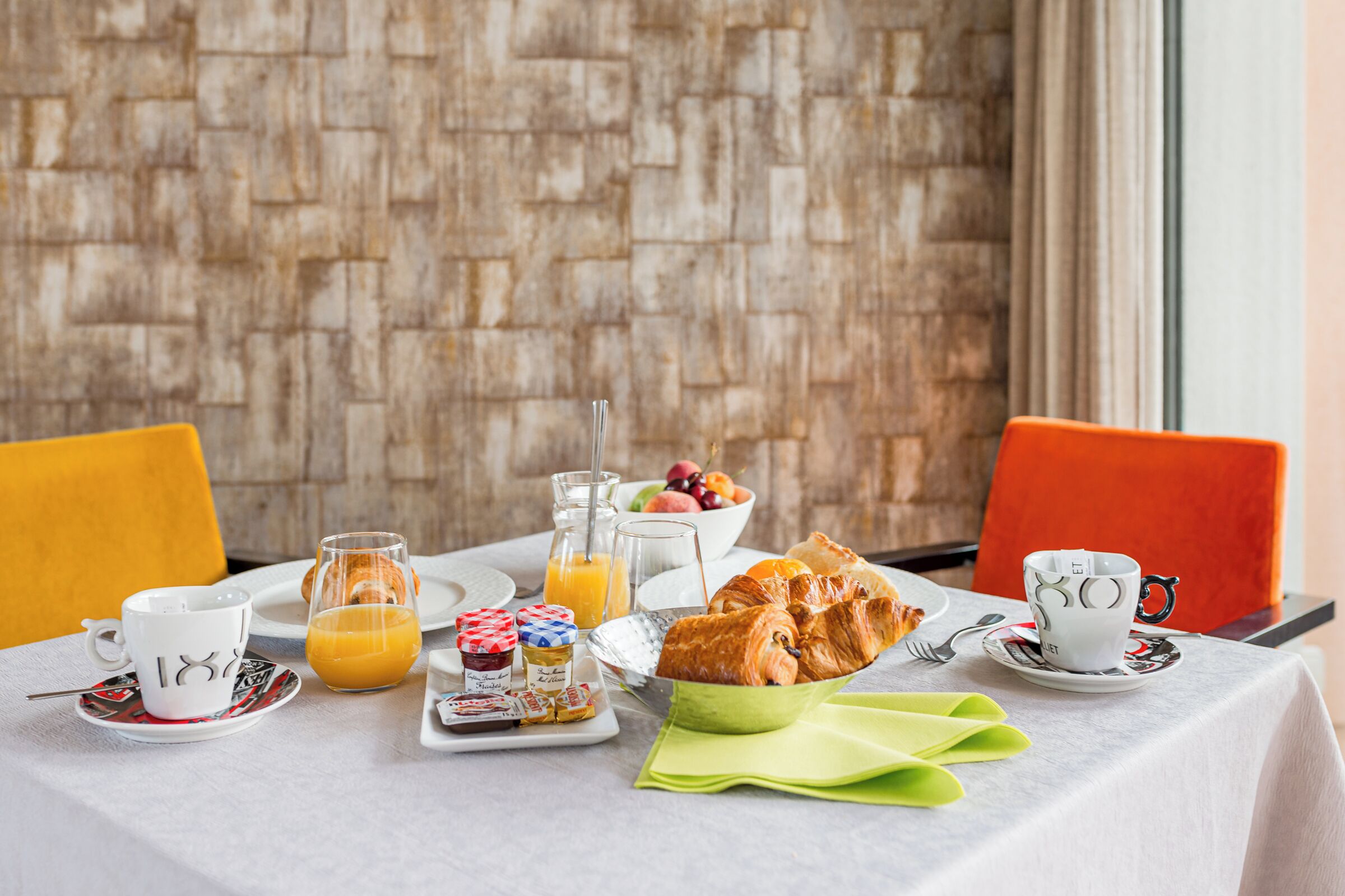 daily continental breakfast (eur 12.00 per person)
