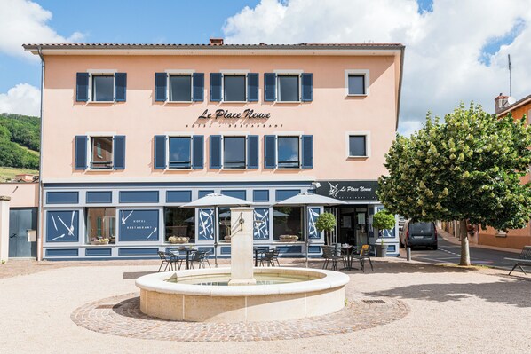 Fachada da propriedade