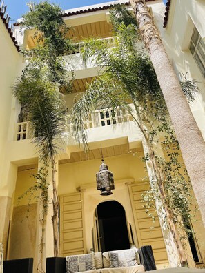 شرفة/رواق
