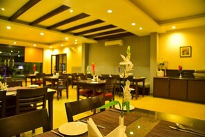 Daily buffet breakfast (INR 300 per person)