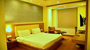 Luxury Room | Minibar, in-room safe, blackout curtains, soundproofing