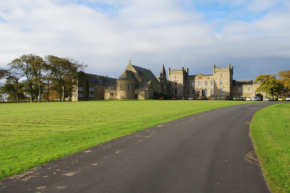 Romantic Hotels in England: Sneaton Castle | hotels.com