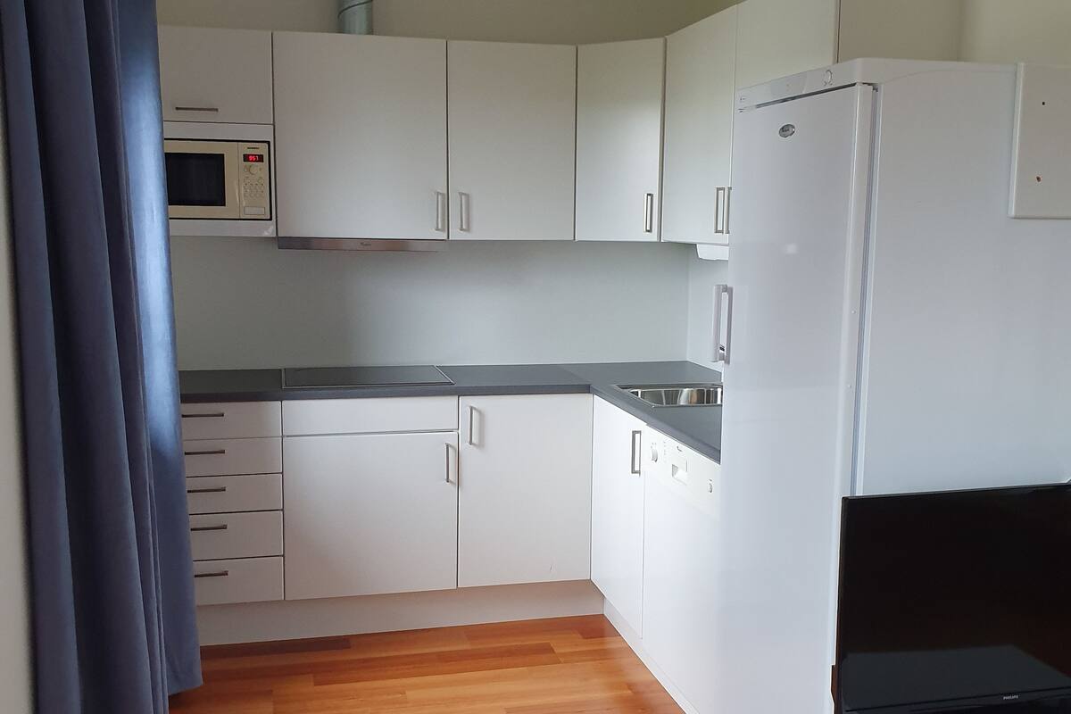 suite | private kitchen | fridge, microwave