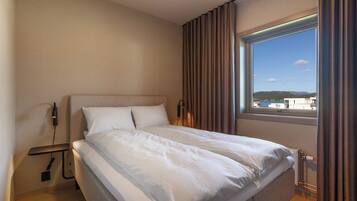 Kamar Keluarga | Bantalan ekstra lembut, tirai kedap cahaya, dan kedap suara