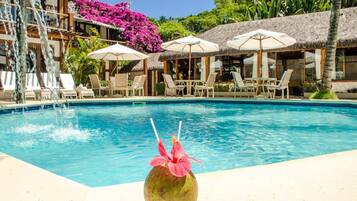 Outdoor pool, sun loungers
