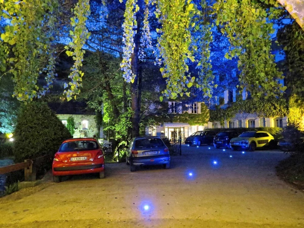 Hôtel Le Moulin de la Beune - Restaurant Au Vieux Moulin by null