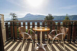 Balcony view - Village Club les Hyvans (Chorges)