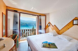 In-room safe, desk, blackout drapes, iron/ironing board - Village Club les Hyvans (Chorges)