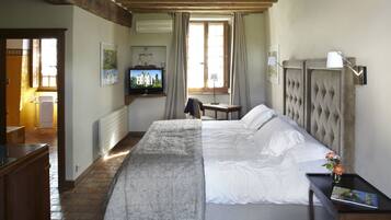 Phòng Suite Junior (Safran) | Minibar với thức uống miễn phí, két bảo mật tại phòng