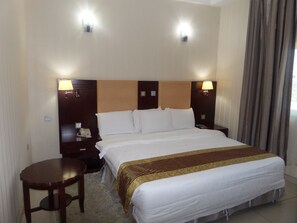 Individually decorated, individually furnished, desk, laptop workspace - Barcelona Hotels Abuja (Abuja)