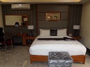 Family Room, 1 Queen Bed | View from room