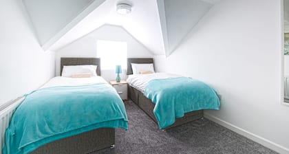 Crosshills Apartment