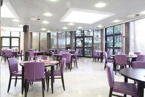 Lunch served, Regional cuisine