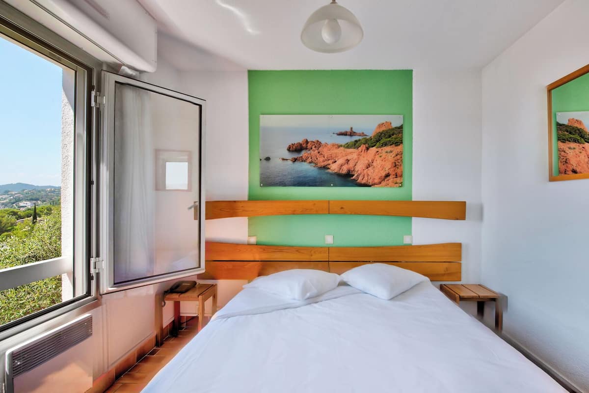 In-room safe, free cots/infant beds, free WiFi, bed sheets