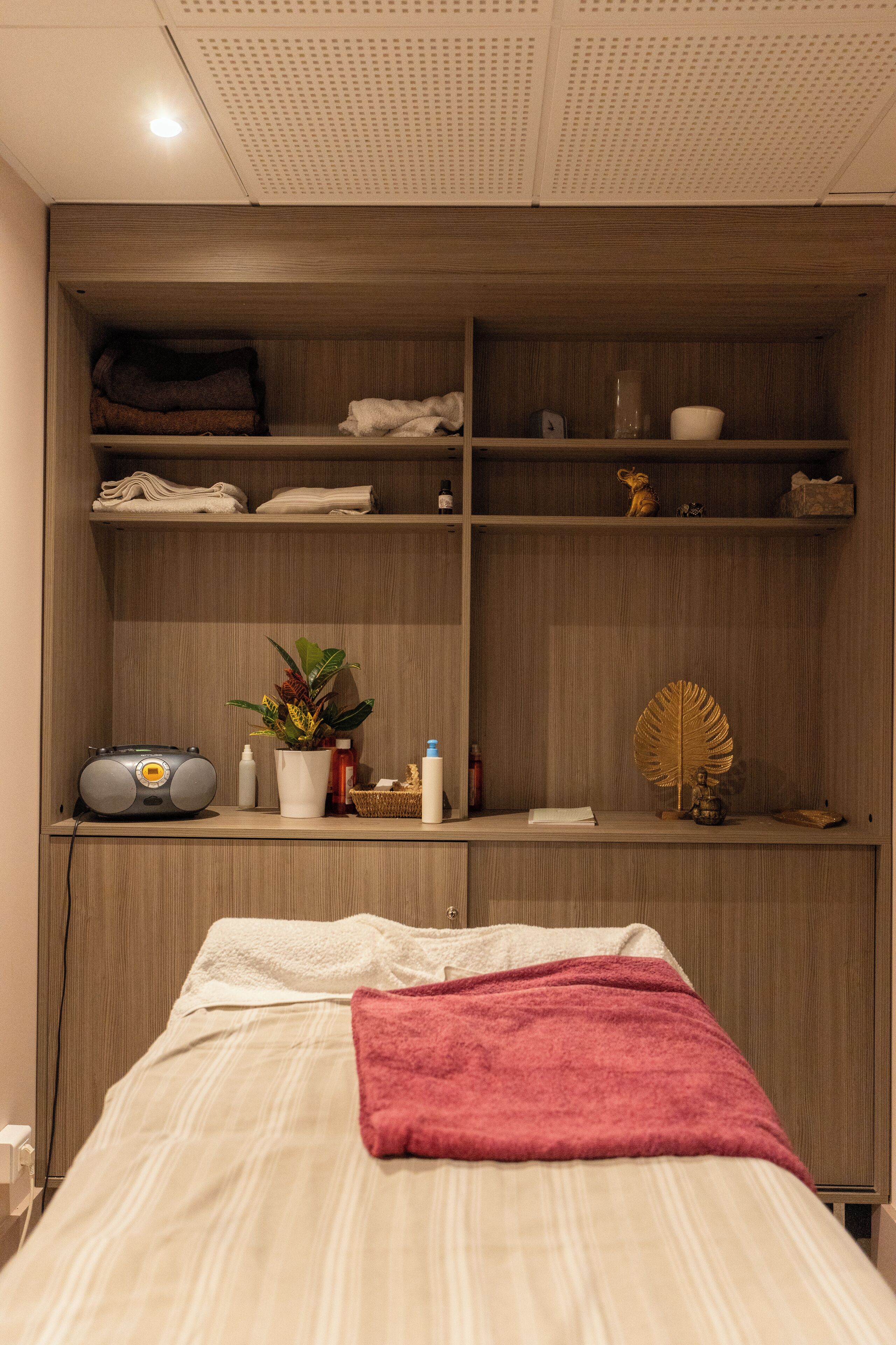 couples treatment room(s), body treatments, body wraps, body scrubs