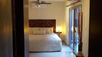 Deluxe King Room with private Terrace 21 | Premium bedding, memory-foam beds, minibar, in-room safe