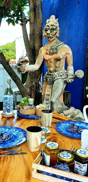 Free daily full breakfast