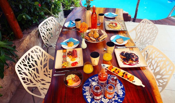 Free daily full breakfast