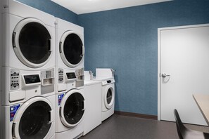 Laundry room - Home2 Suites by Hilton Minneapolis-Eden Prairie (Minnetonka)