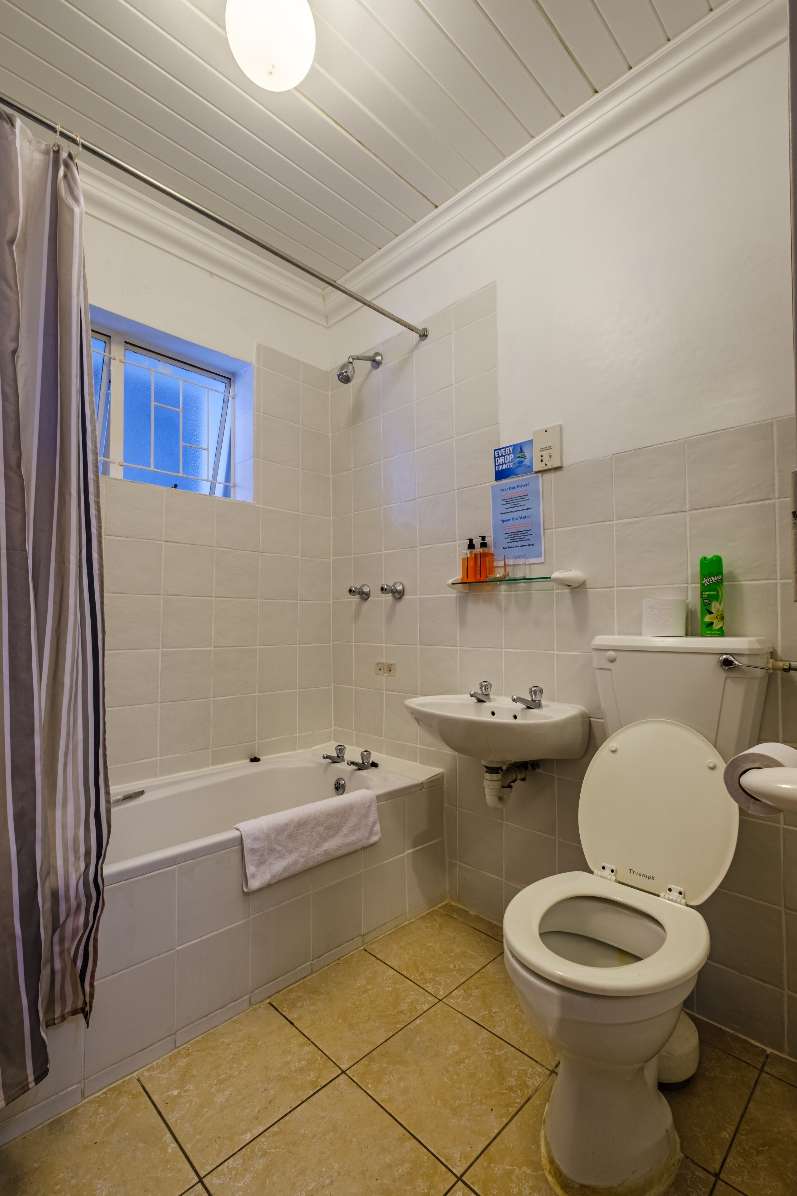 comfort twin room, 1 bedroom | bathroom | free toiletries, hair dryer, towels