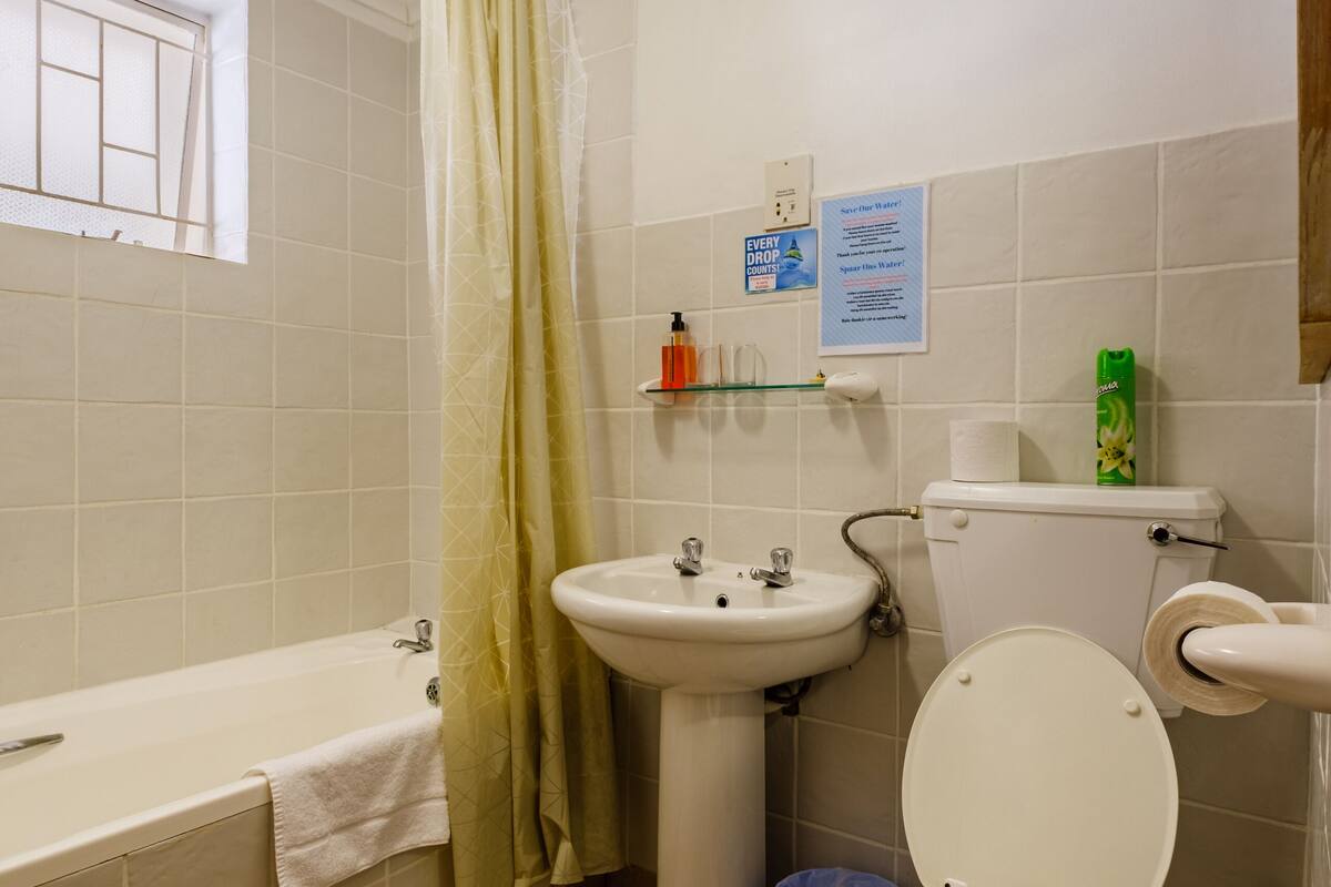 comfort triple room, 1 bedroom | bathroom | free toiletries, hair dryer, towels