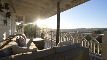 Apartemen Comfort, 2 kamar tidur | Balkon