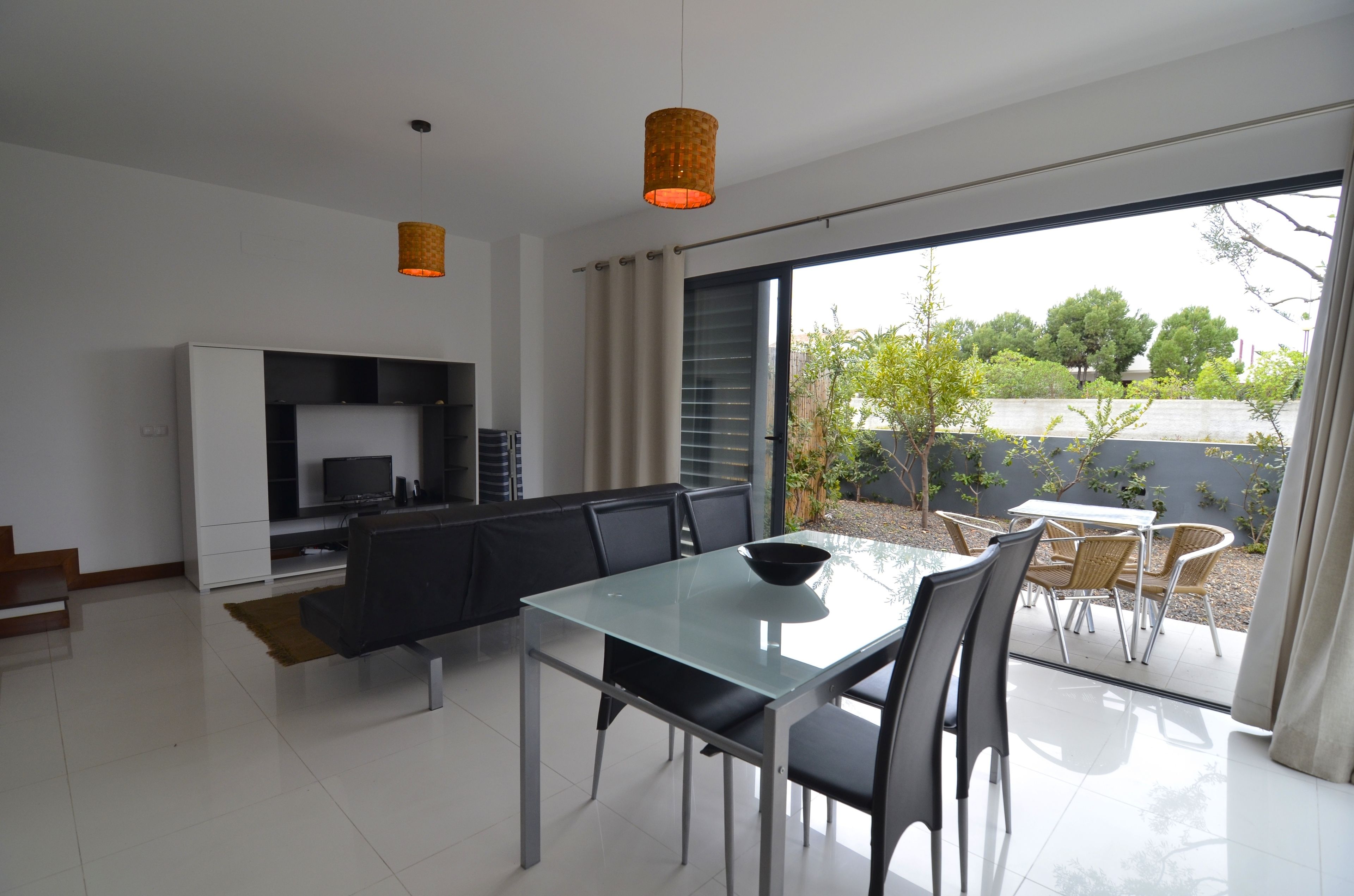 家庭别墅, 2 间卧室 | 客厅 | 平板电视