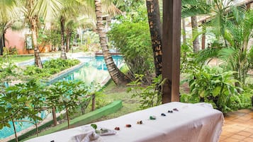 Couples treatment room(s), deep-tissue massages, massages
