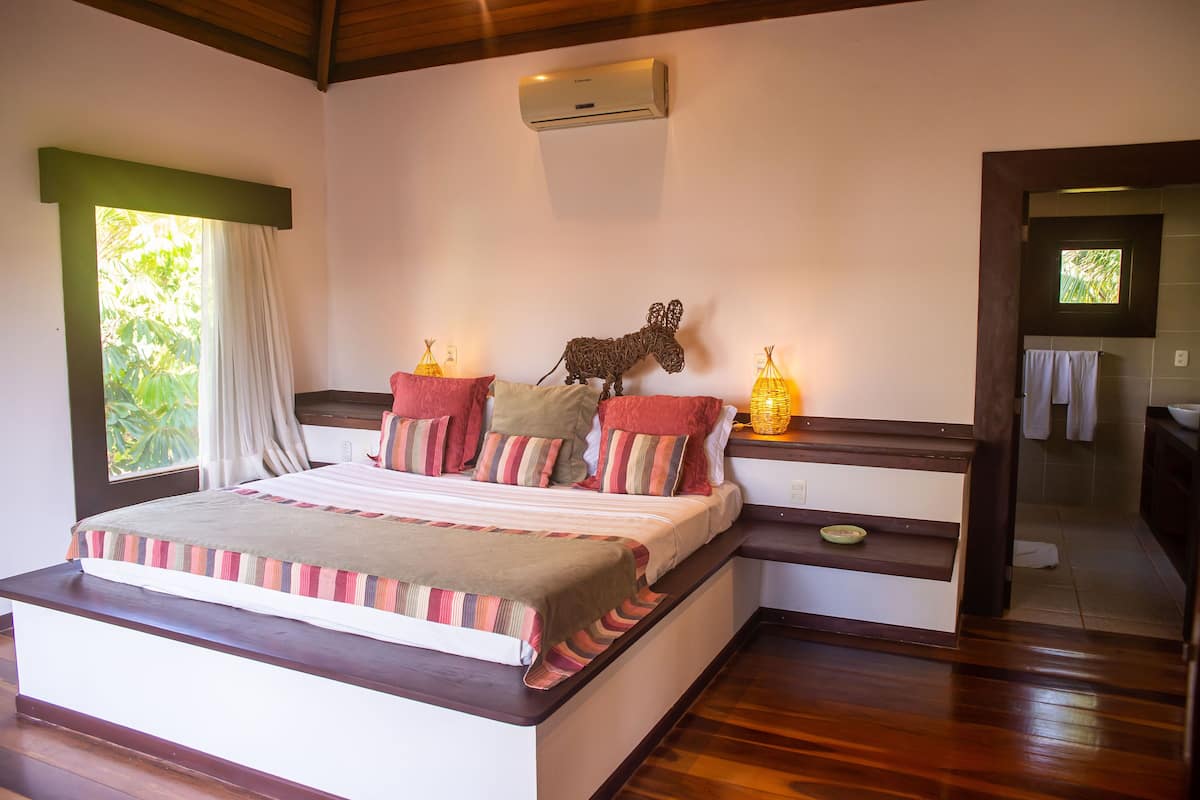 9 bedrooms, minibar, desk, blackout curtains
