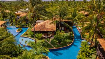 9 habitaciones, minibar, escritorio y cortinas blackout