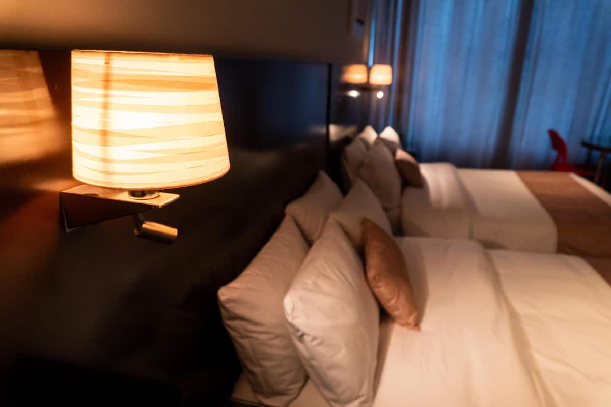 1 bedroom, premium bedding, memory-foam beds, minibar
