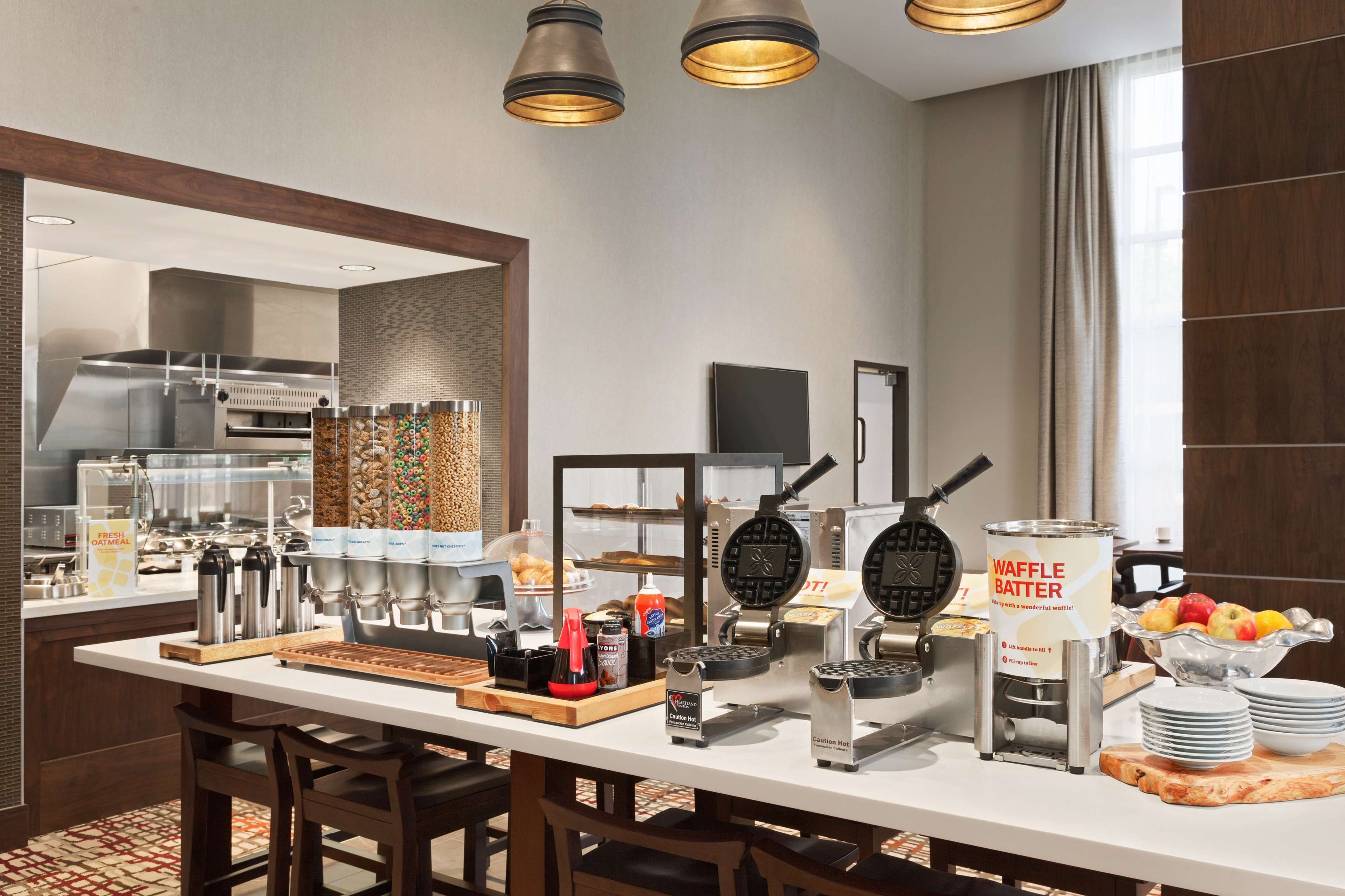 Dagelijks à-la-carte-ontbijt (USD 9.95 per persoon)