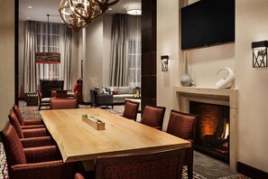 Lobby - Hilton Garden Inn Charlotte SouthPark (Charlotte)