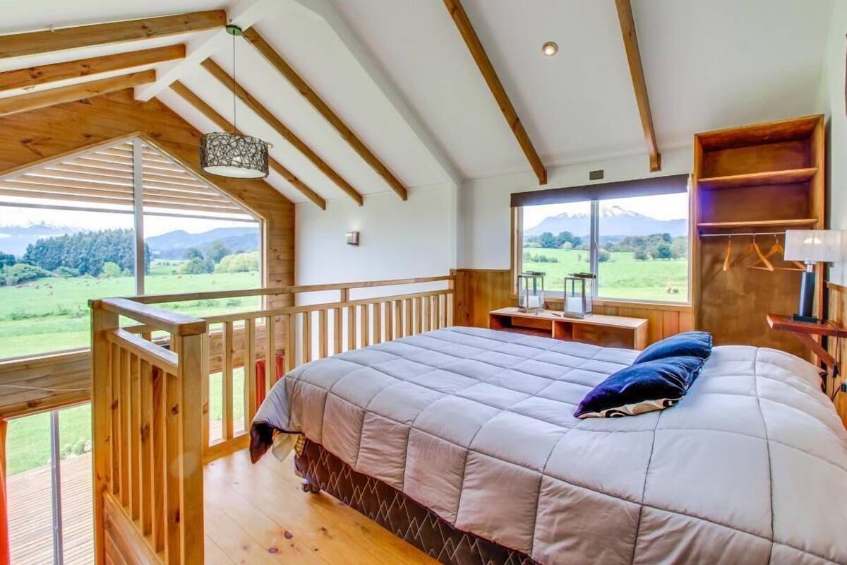 Loft Eksklusif, 2 kamar tidur, perapian, pemandangan laguna | Meja kerja, setrika/meja setrika, Wi-Fi gratis, dan seprai linen