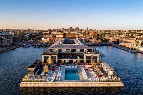 Seasonal outdoor pool, pool cabanas (surcharge), pool umbrellas